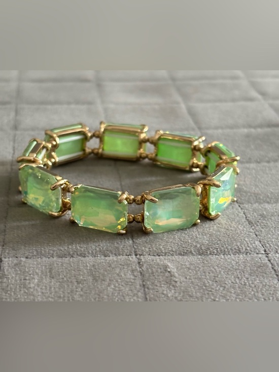 Jewelry - Mint Green  Rectangular Glass Cut Stretch Gold Bracelet